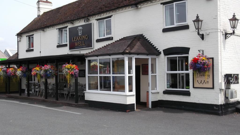 Bed and Breakfast The Leaking Well Dunhampton Exteriér fotografie