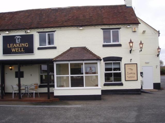 Bed and Breakfast The Leaking Well Dunhampton Exteriér fotografie